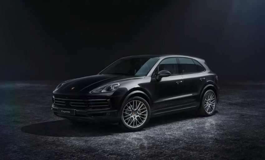 The Porsche Cayenne Platinum Edition will be available in 2022, along with improved multimedia technology.