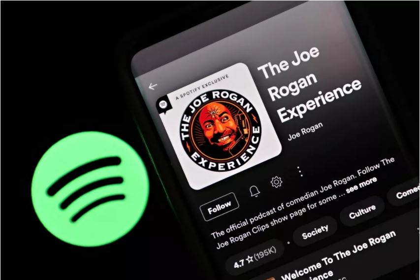 As podcast episodes vanish from Spotify, Joe Rogan apologizes for racist remarks.