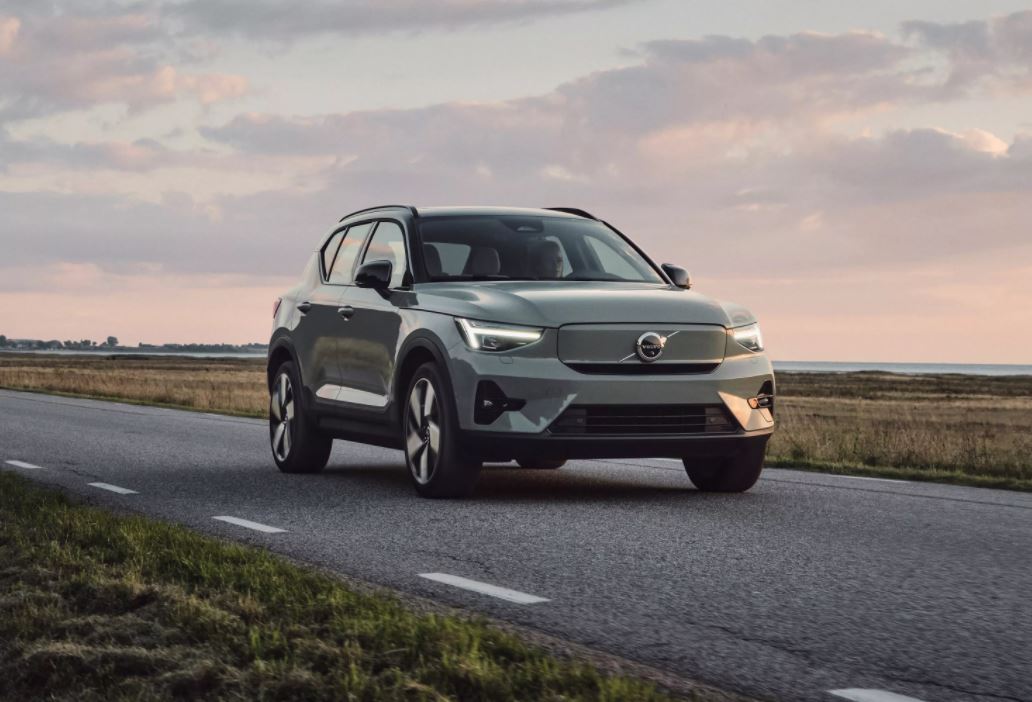 Volvo Updates the XC40 and Introduces a Single-Motor C40 Recharge